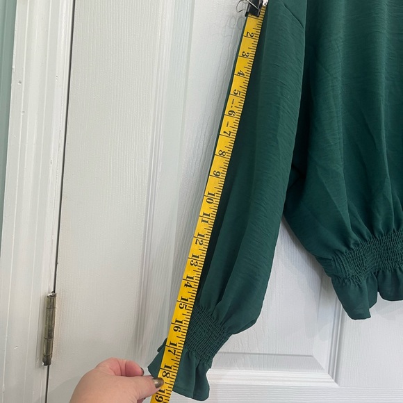 Vine & Love Green Long Dolman Sleeve Ruffled Light Women's Shirt Top Blouse - Picture 6 of 8